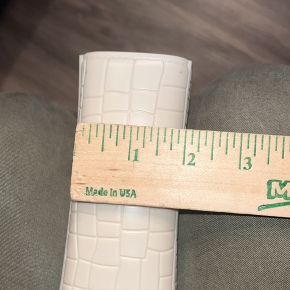 Tiny plastic and metal, bamboo purse with removable gold chain strap NWT - Picture 5 of 12